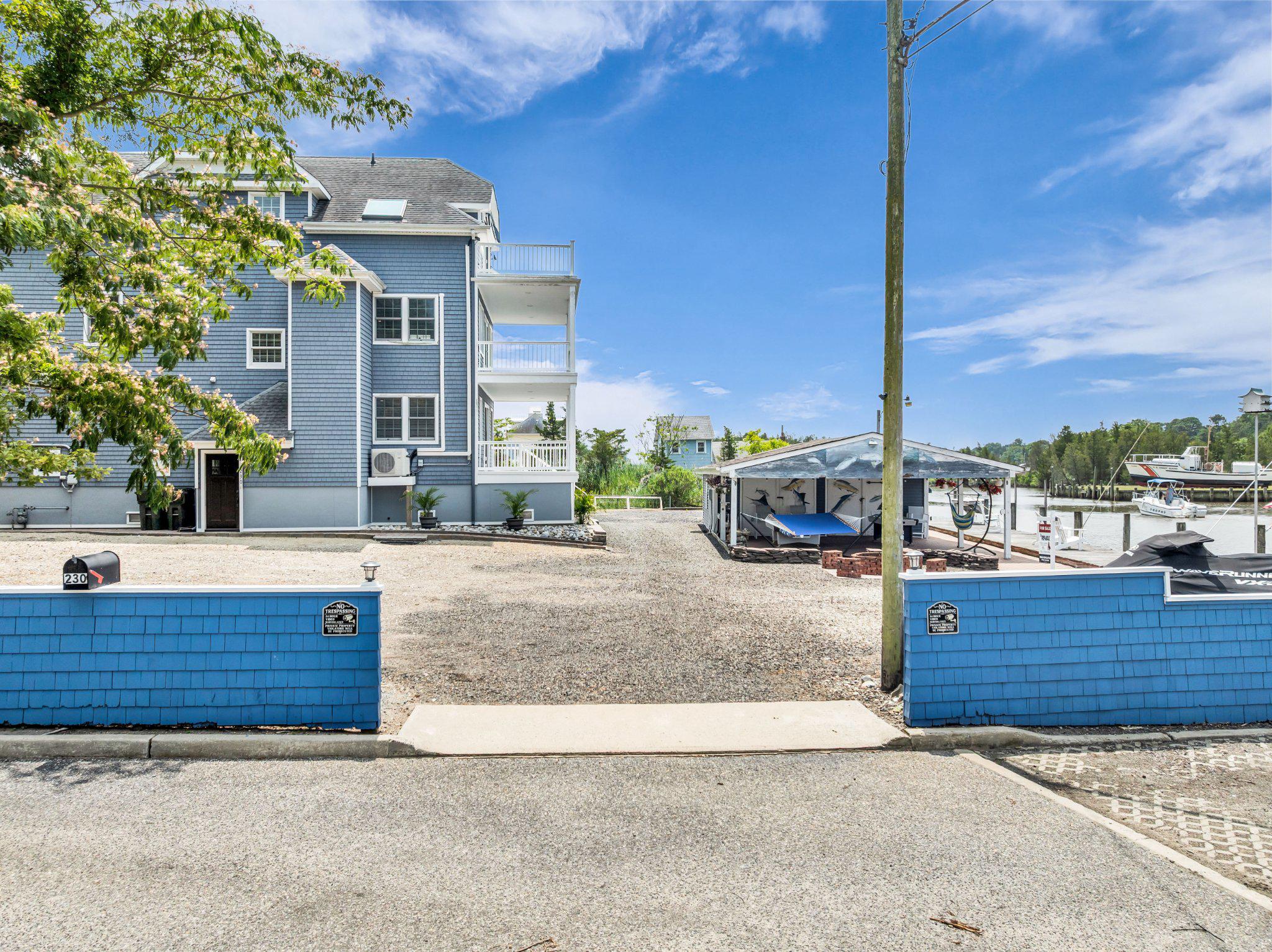 230 S GREEN STREET