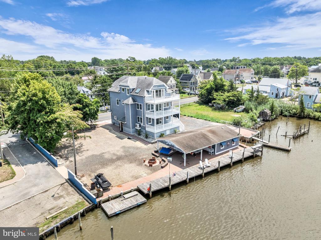 230 S GREEN STREET