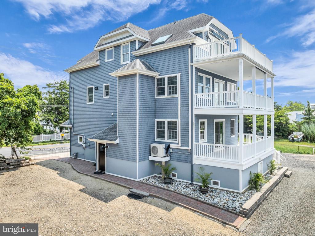 230 S GREEN STREET