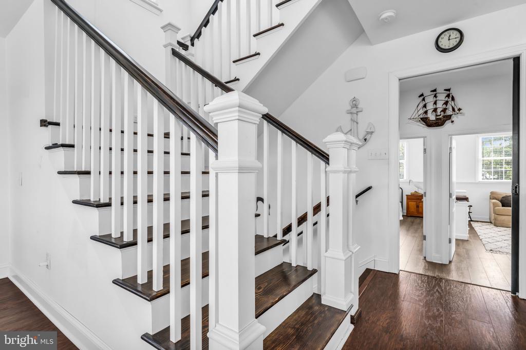 230 S GREEN STREET