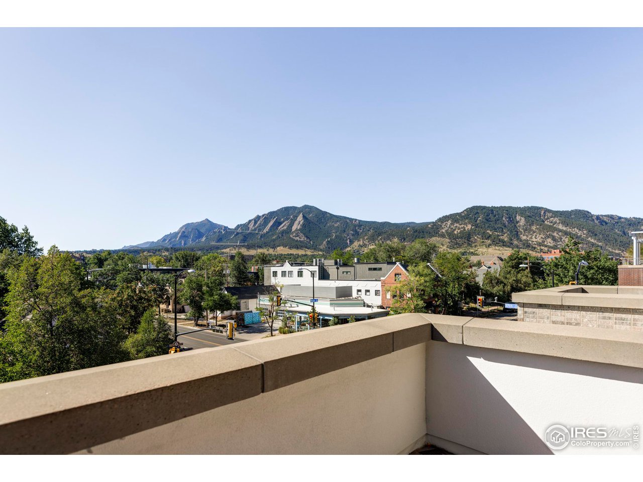 1707 Walnut St 304
