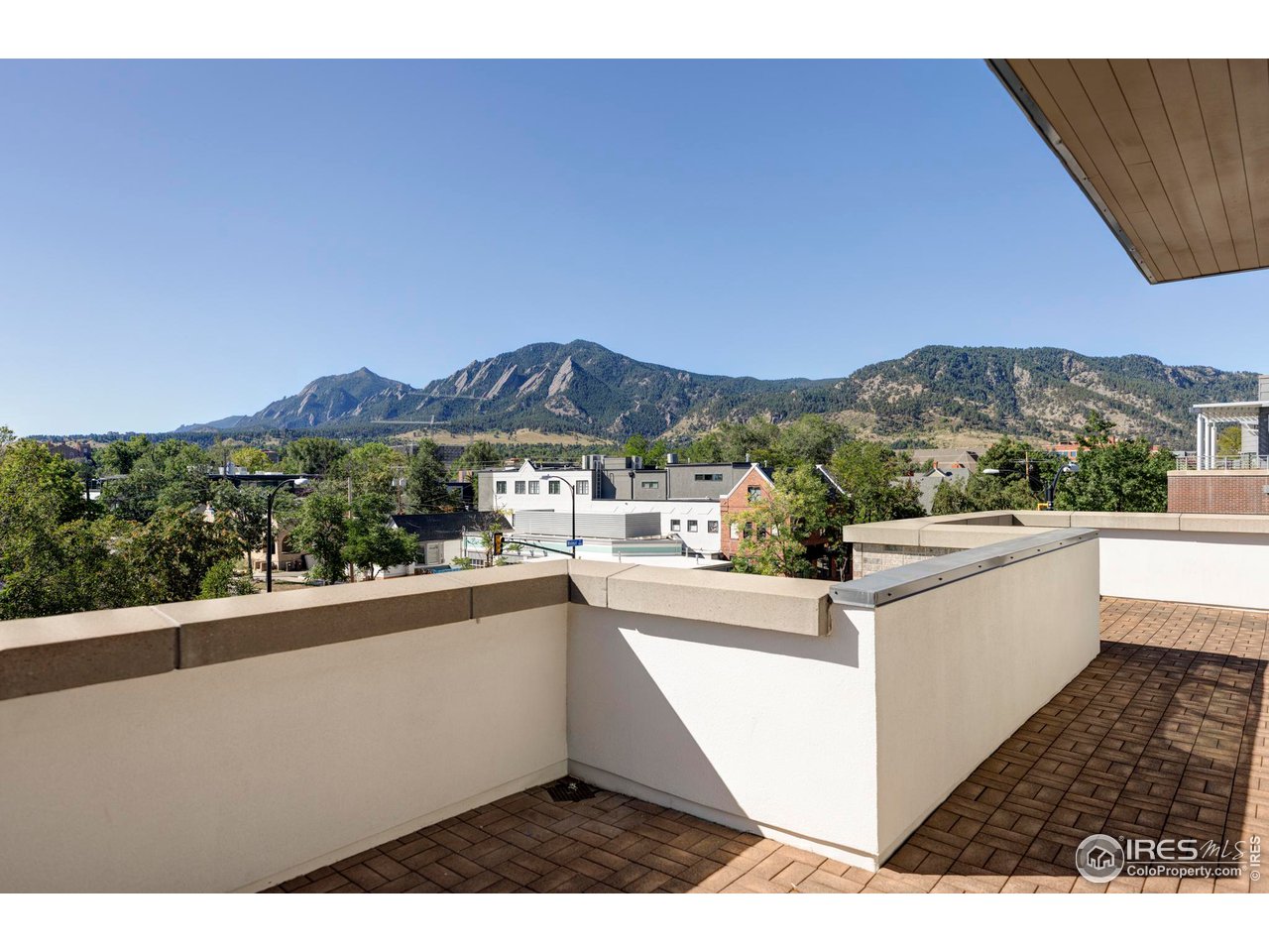 1707 Walnut St 304