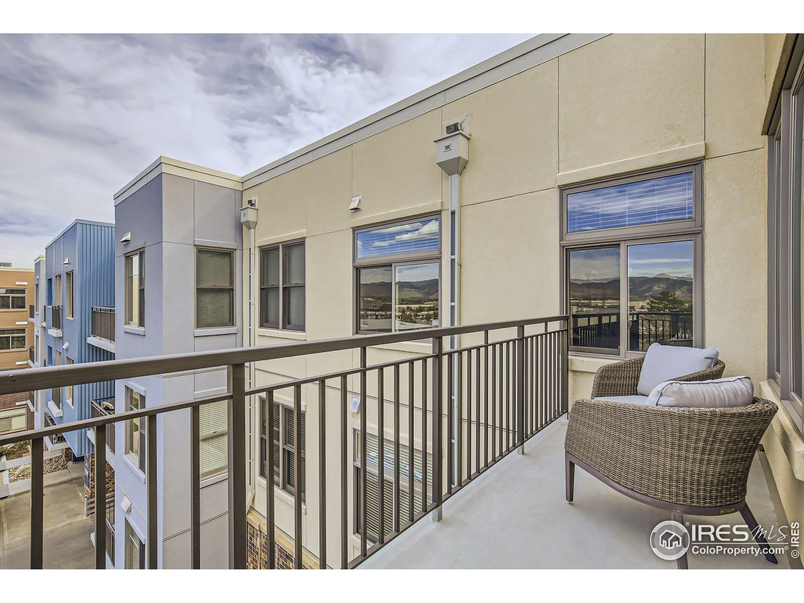 3301 Arapahoe Ave 402