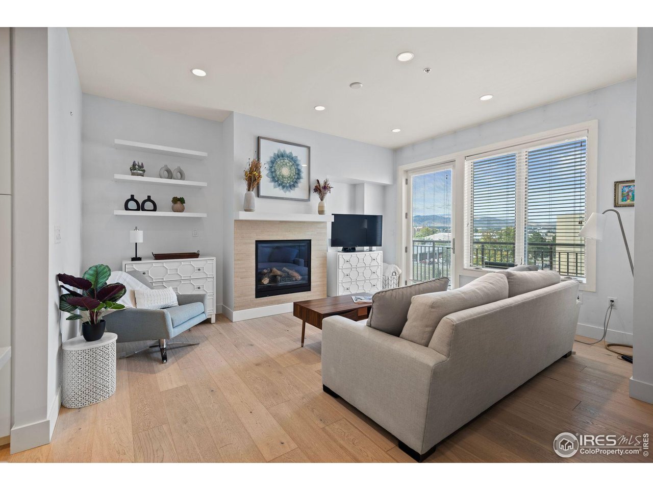 3301 Arapahoe Ave 402