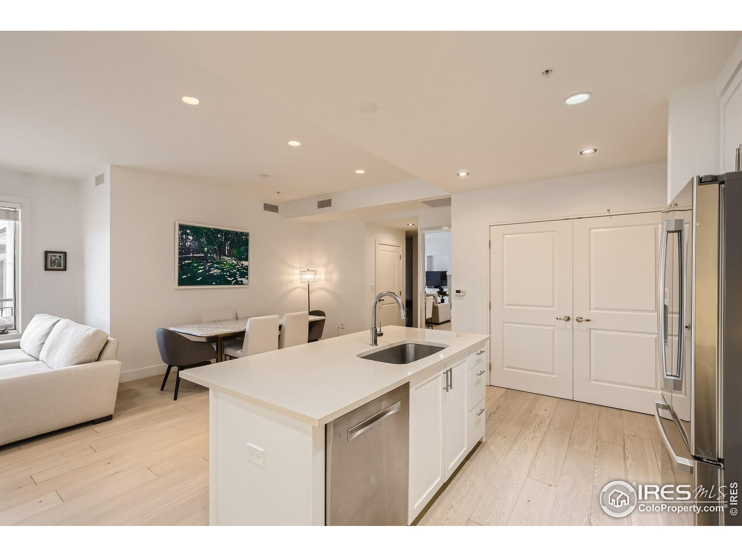 3301 Arapahoe Ave 402