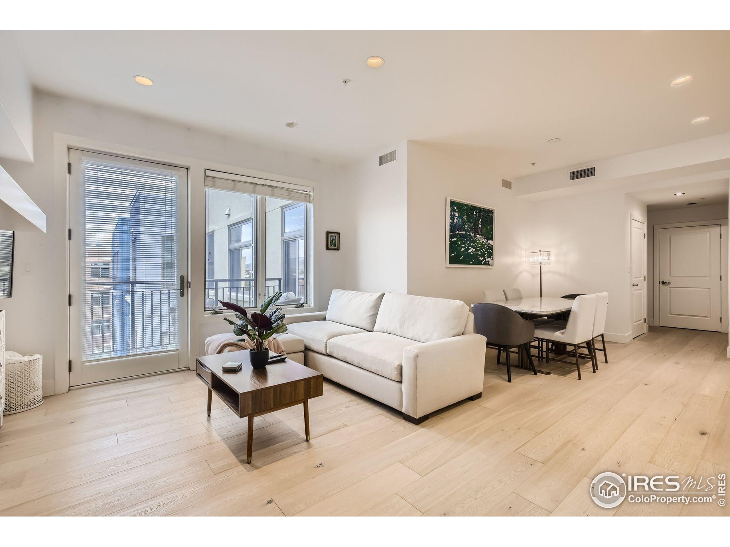 3301 Arapahoe Ave 402