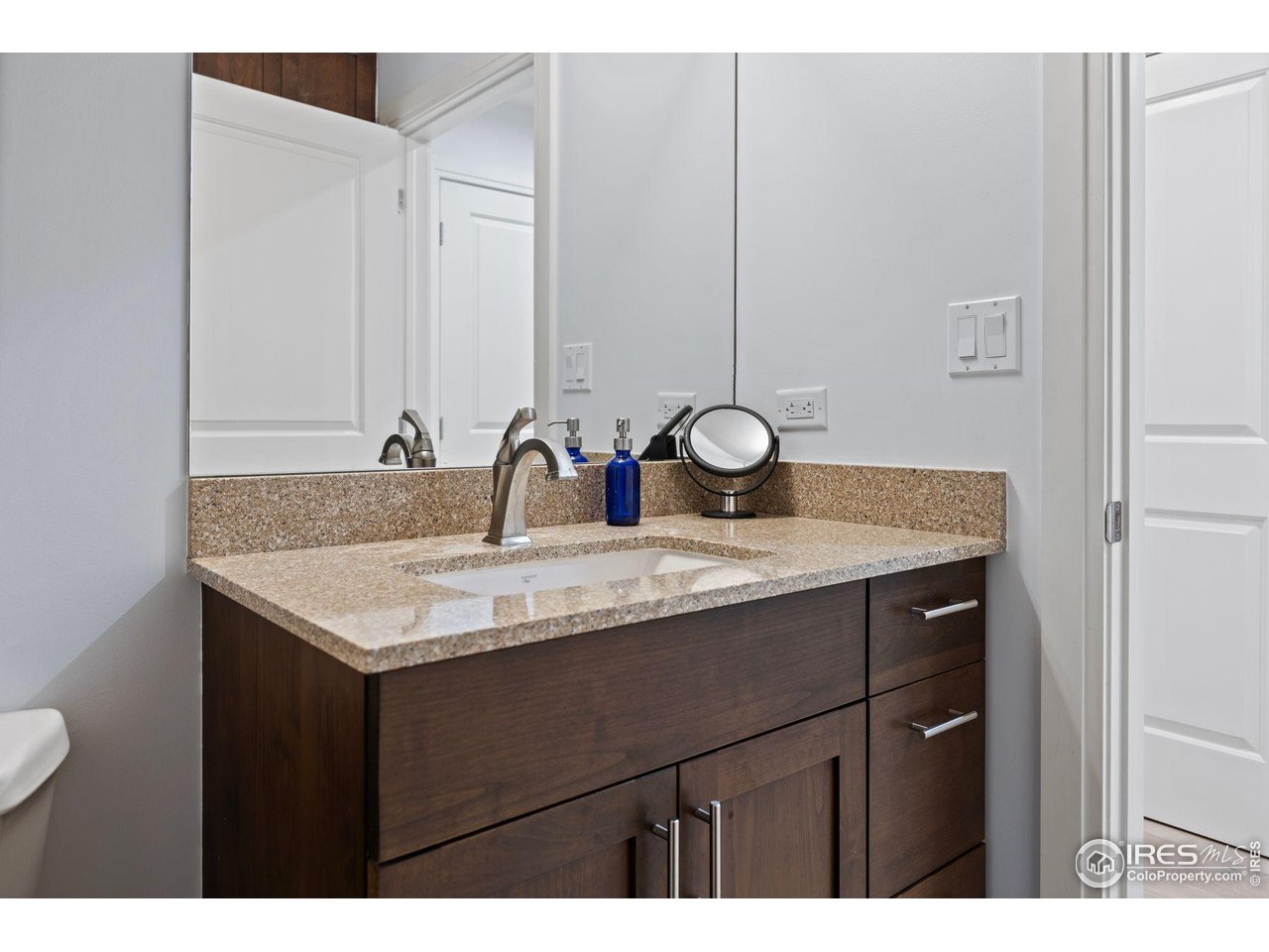 3301 Arapahoe Ave 402