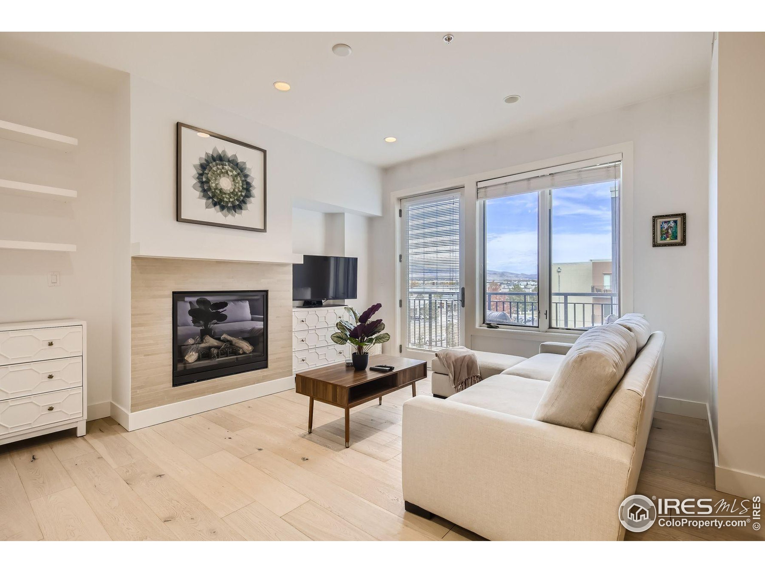 3301 Arapahoe Ave 402