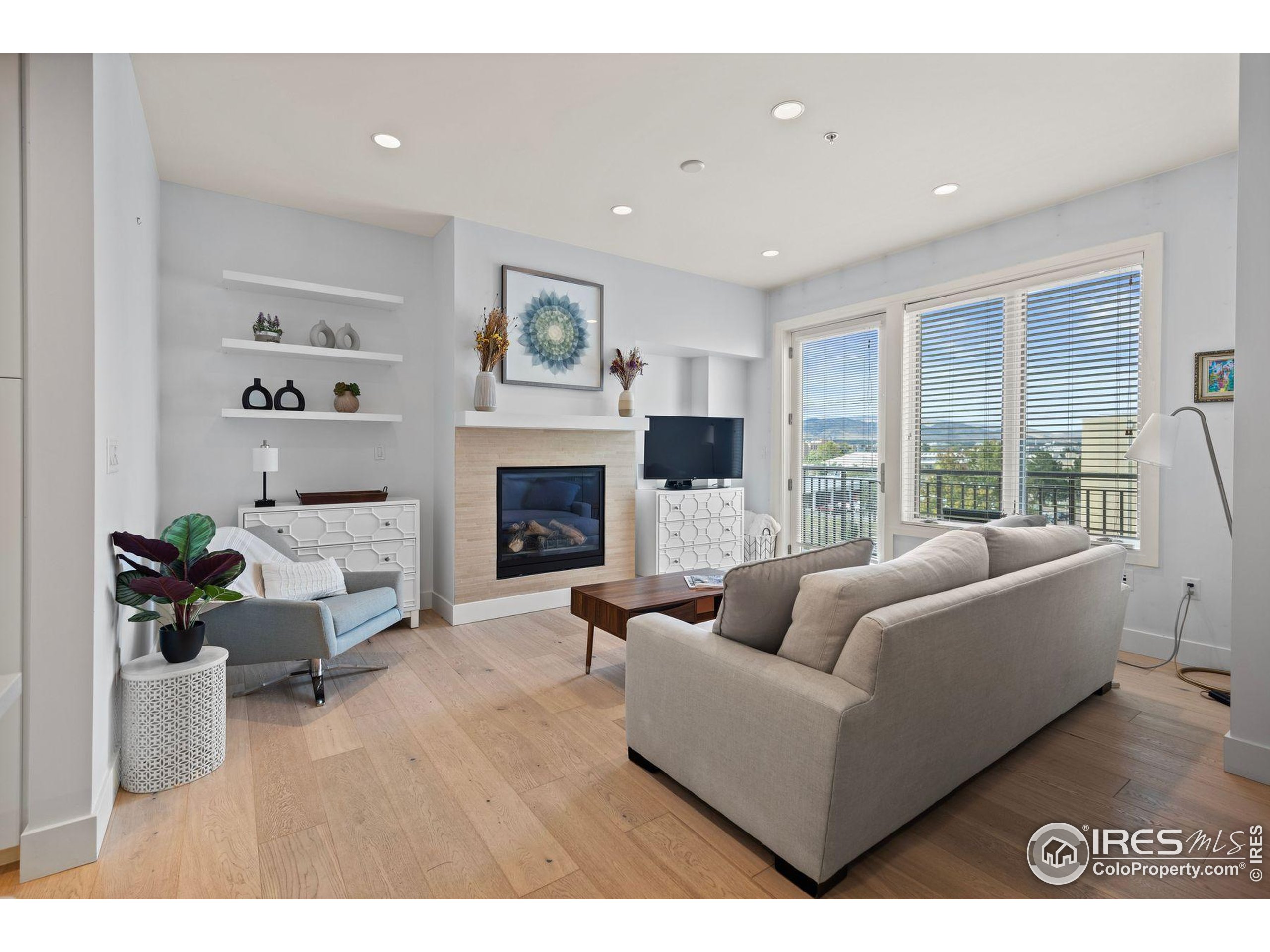 3301 Arapahoe Ave 402