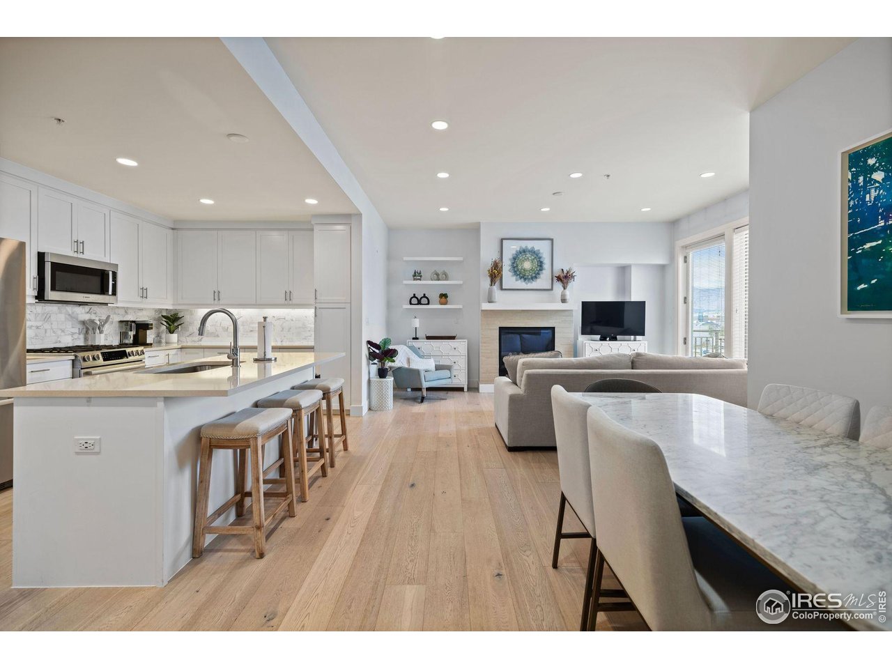 3301 Arapahoe Ave 402