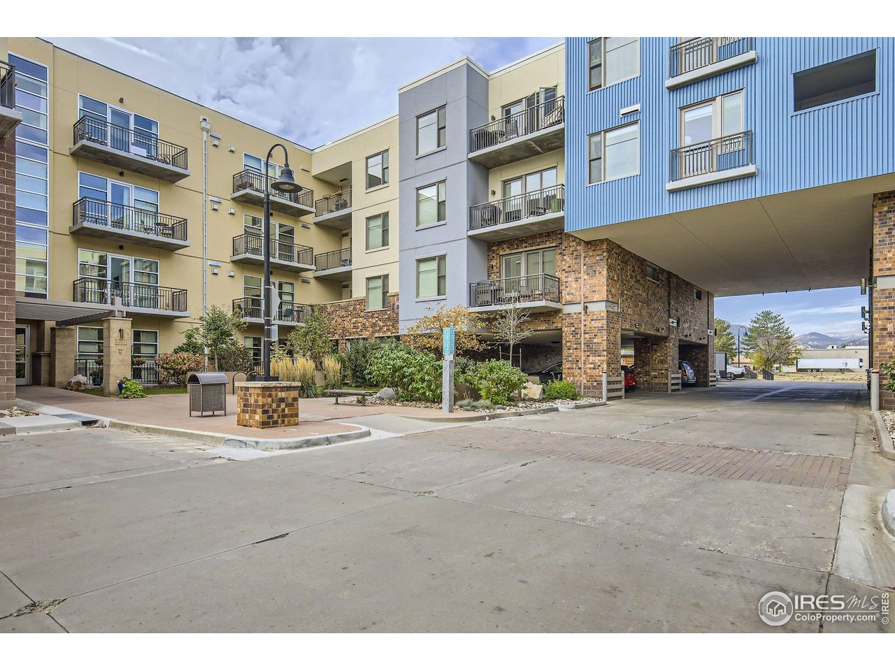 3301 Arapahoe Ave 402