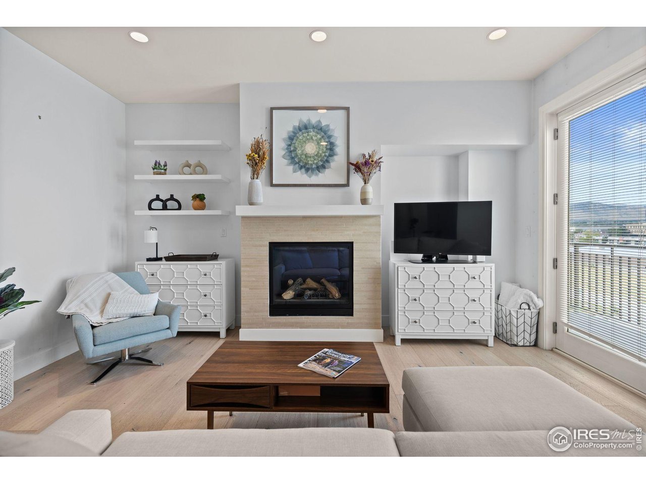 3301 Arapahoe Ave 402