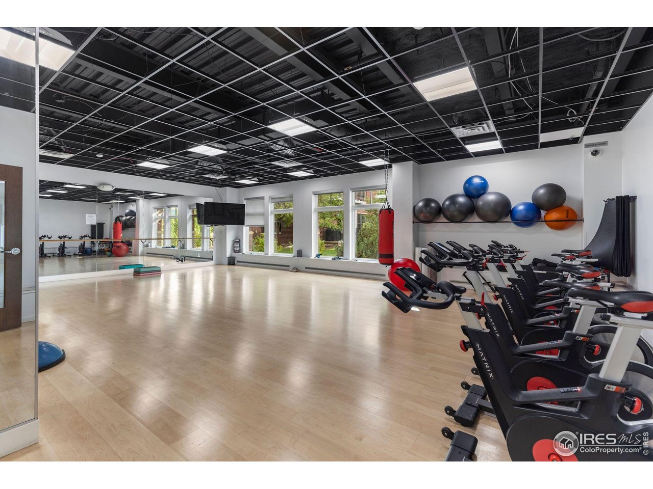 3301 Arapahoe Ave 402