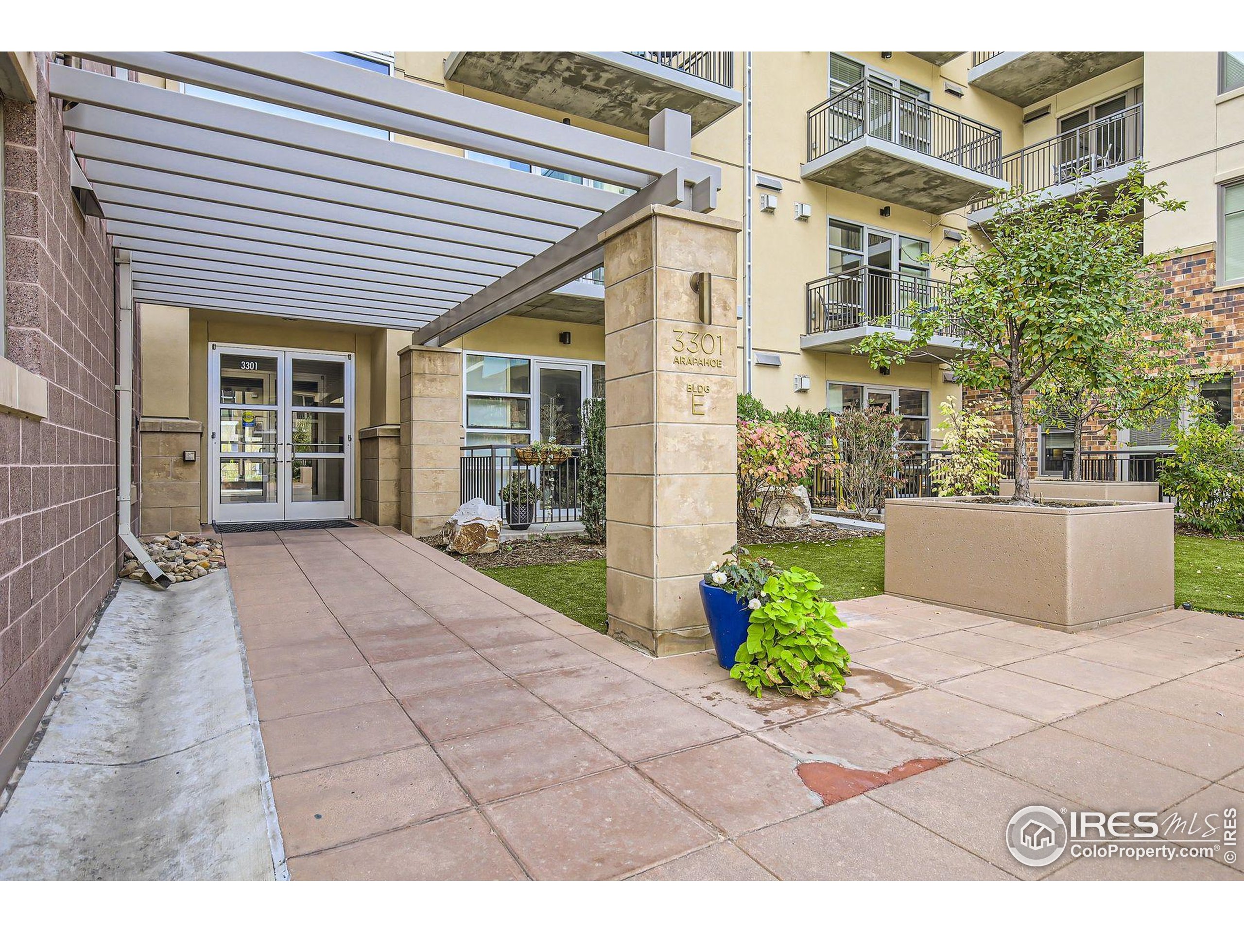 3301 Arapahoe Ave 402