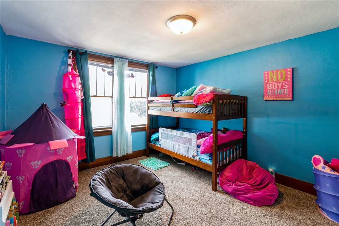 402 E Lincoln Way