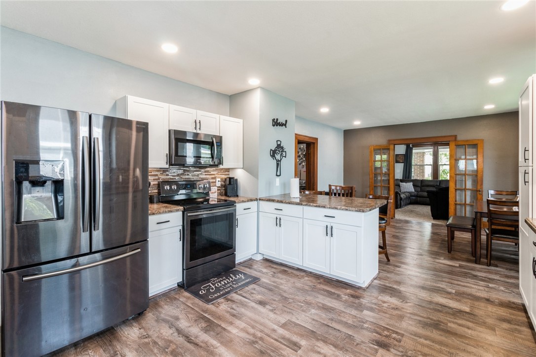 402 E Lincoln Way