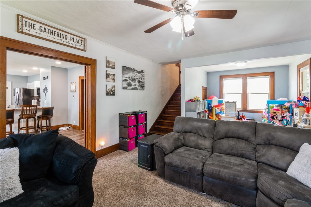 402 E Lincoln Way