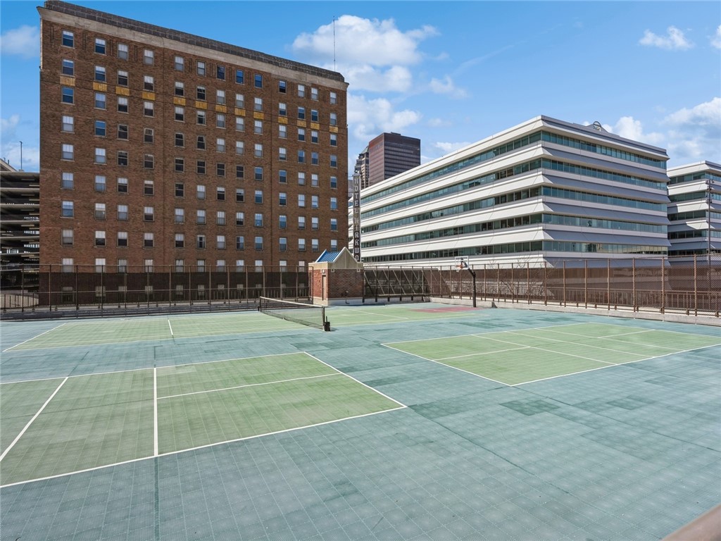 300 Walnut Street 2109