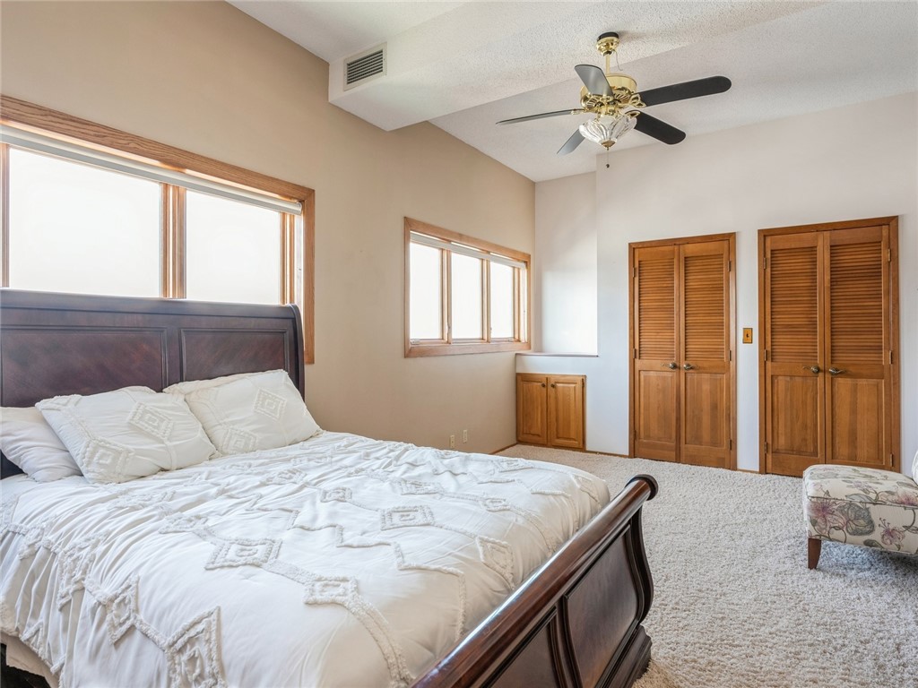 300 Walnut Street 2109