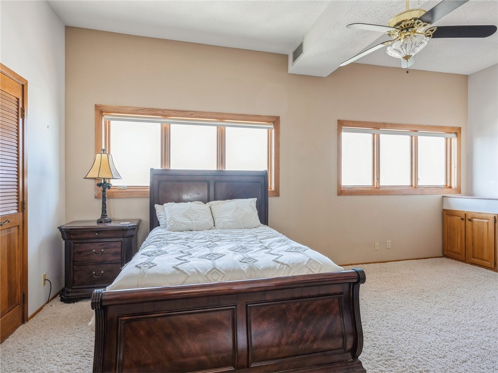 300 Walnut Street 2109