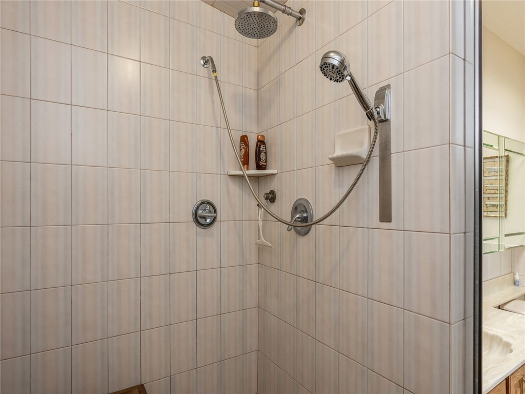 300 Walnut Street 2109