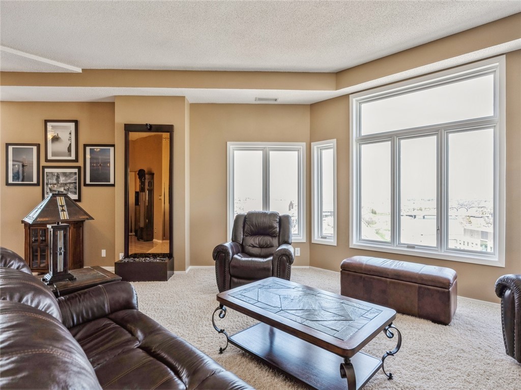 300 Walnut Street 2109