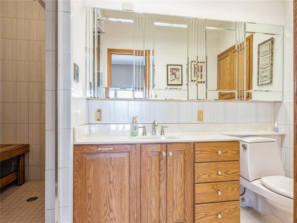 300 Walnut Street 2109