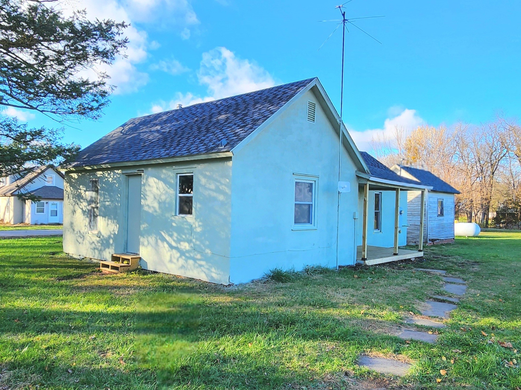 400 W 2nd Street