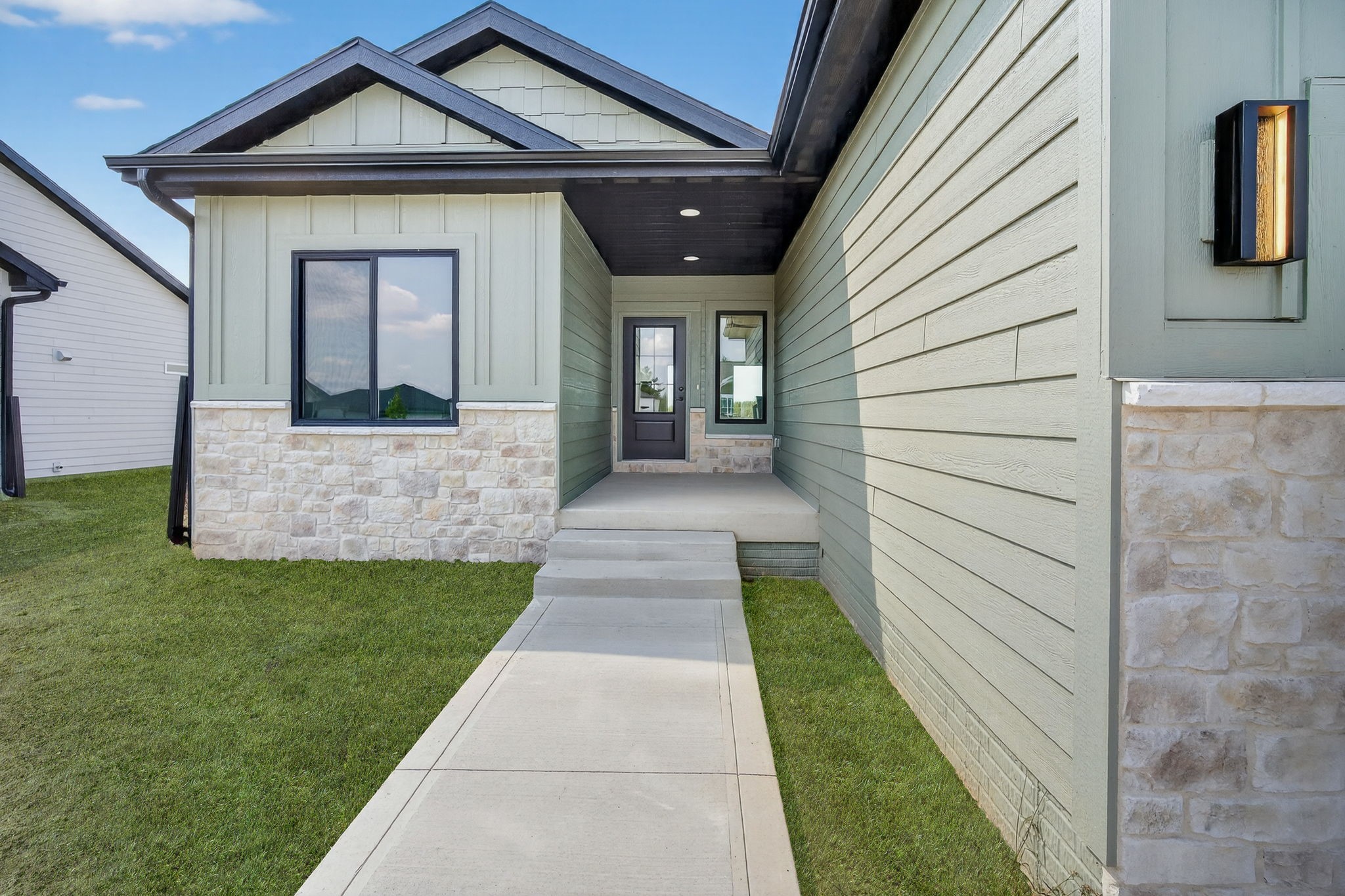 1580 NW Parkside Lane