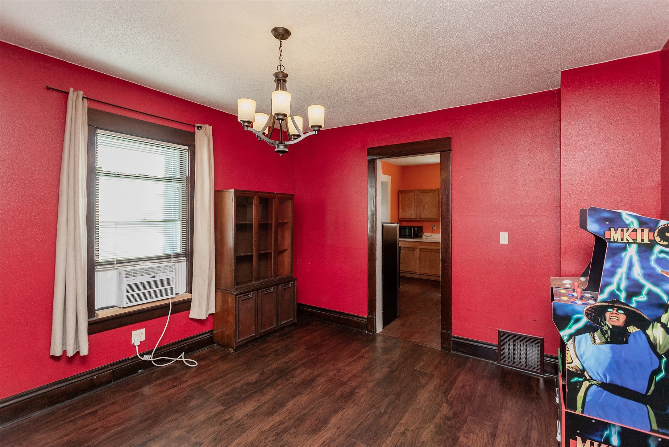 1249 E 13th Street
