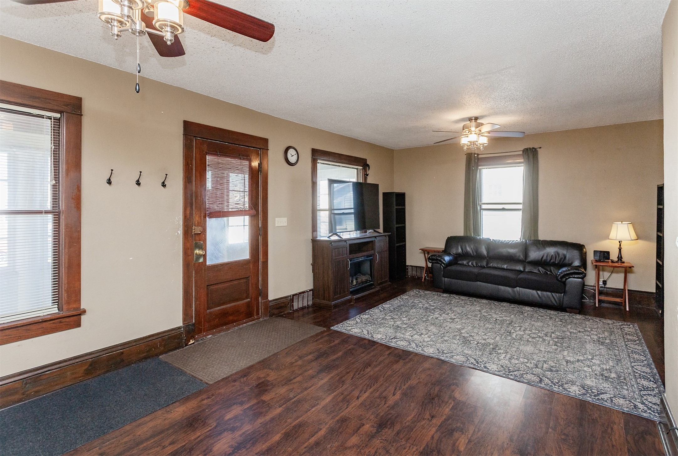 1249 E 13th Street