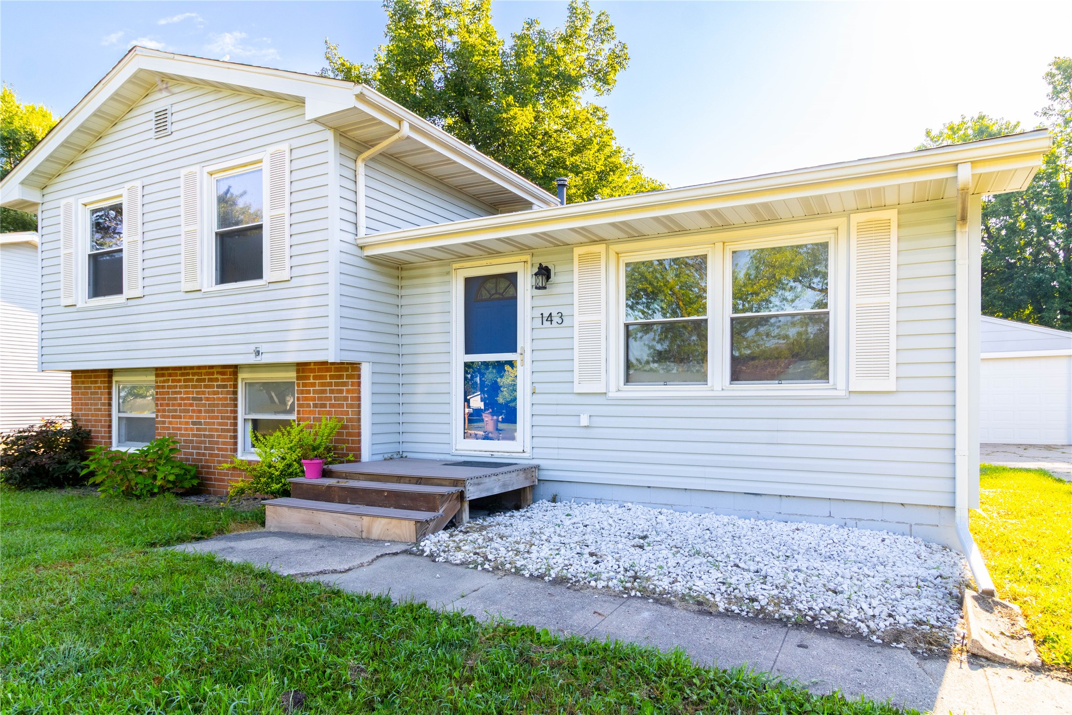 143 Snyder Street SE