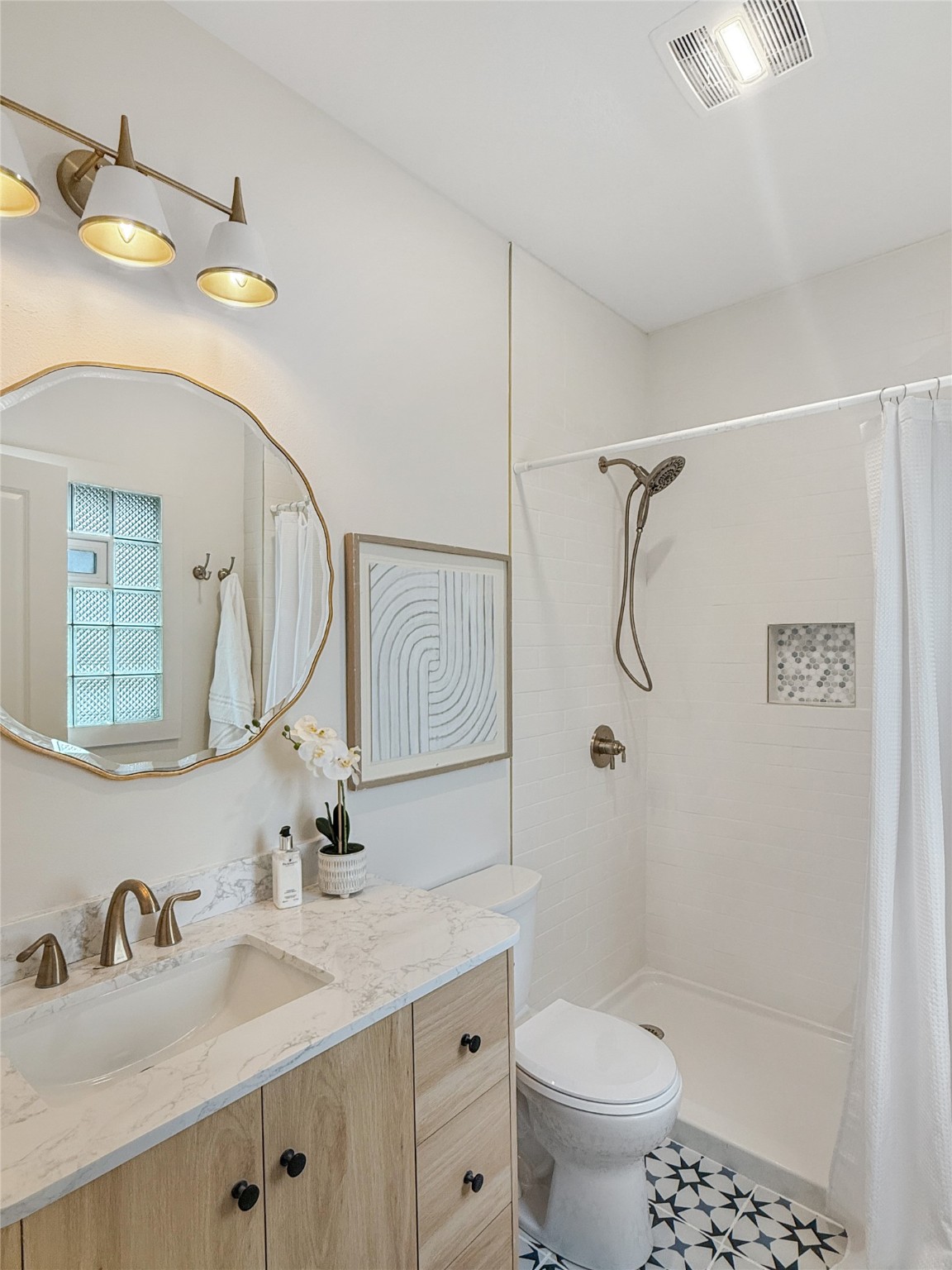 200 E Granger Avenue