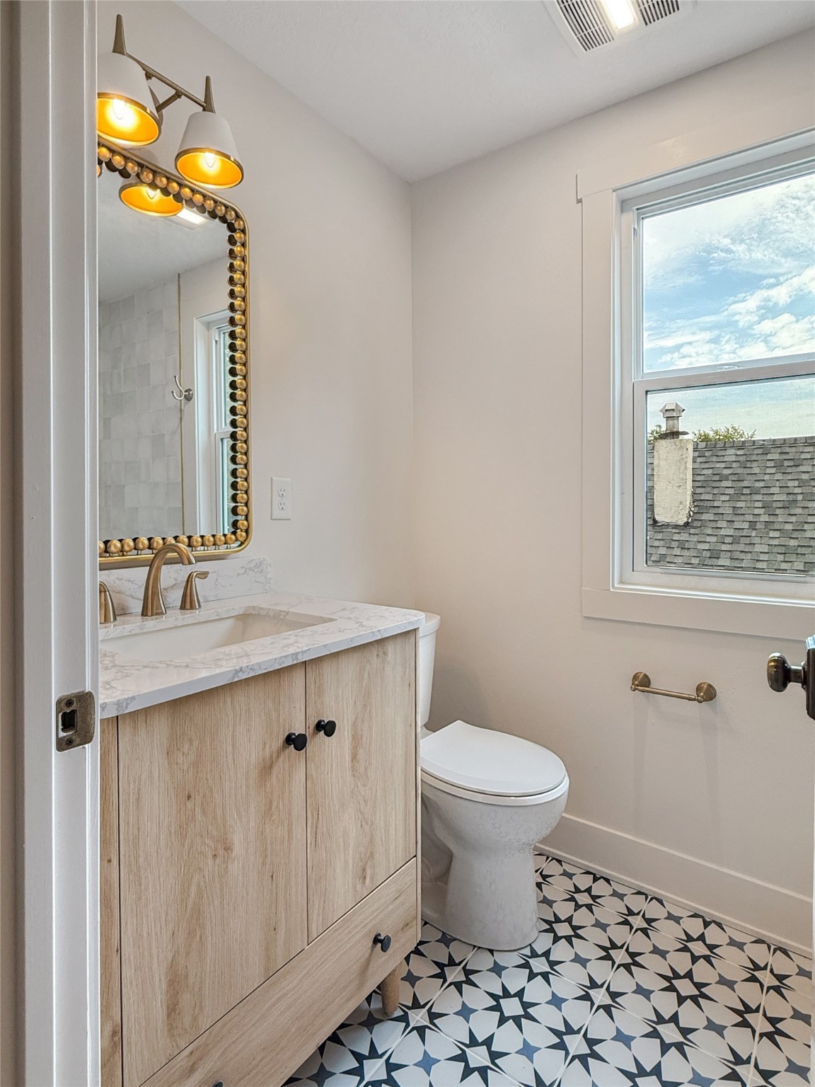 200 E Granger Avenue