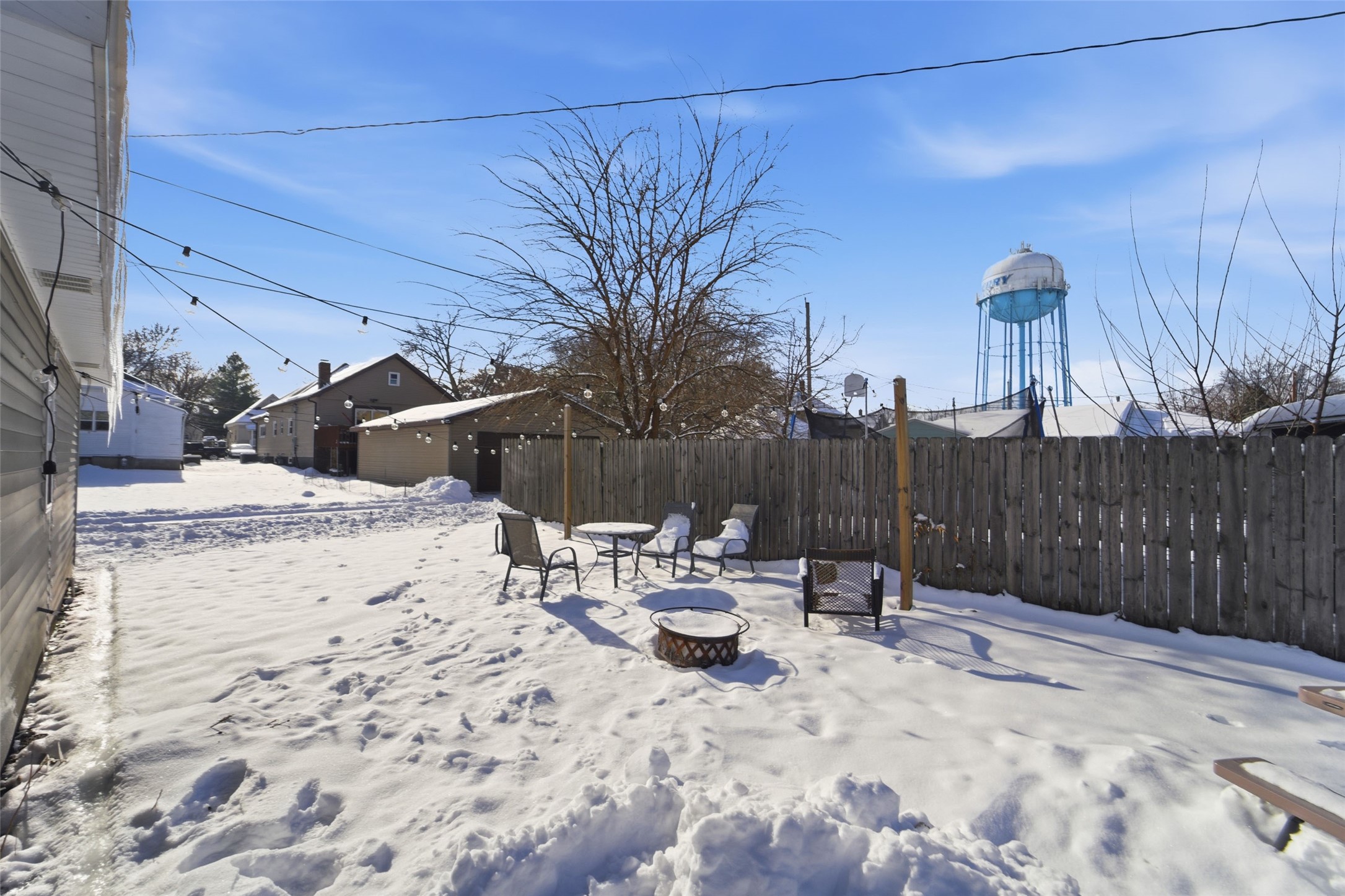 1911 Lucinda Street