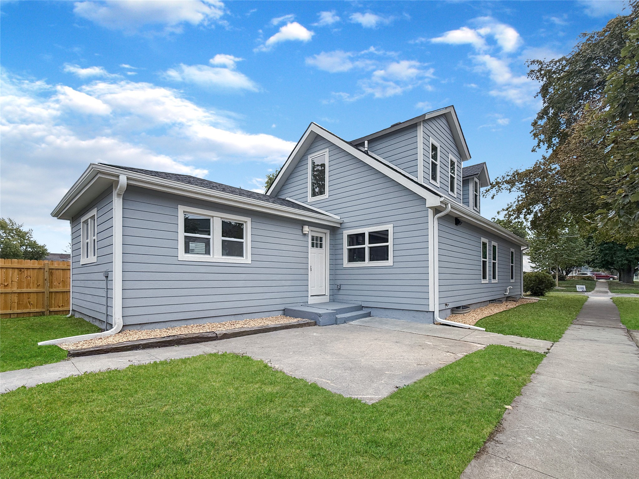 200 E Granger Avenue