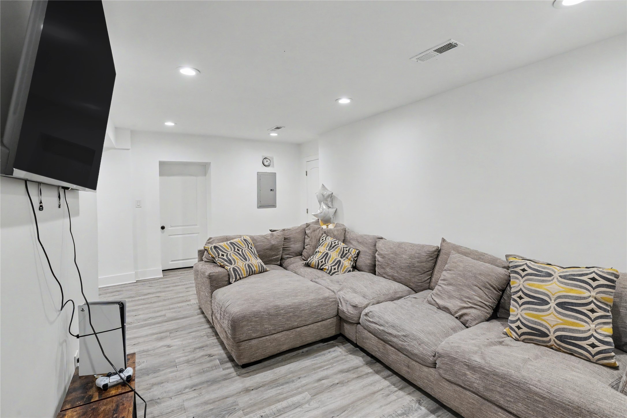 7906 SW 11th Street