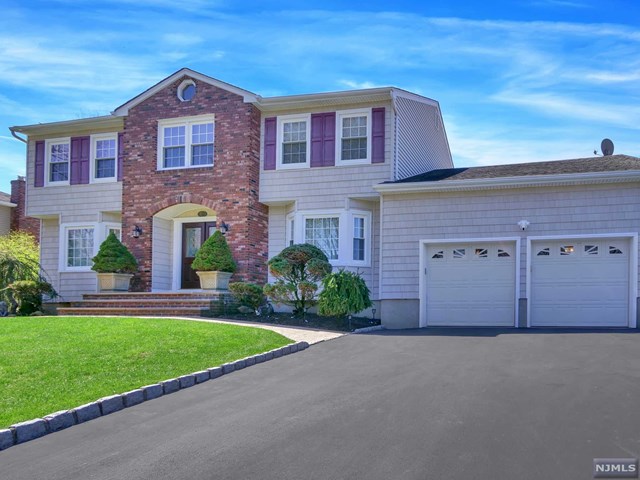 82 Robin Hood Way