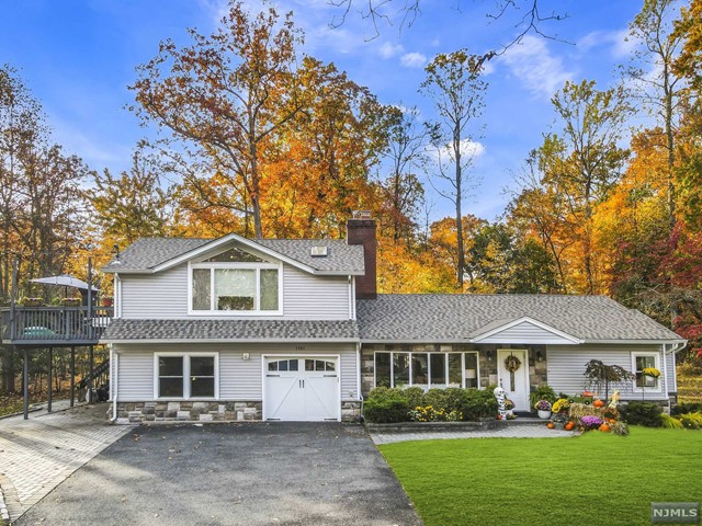 1101 Pines Lake Drive