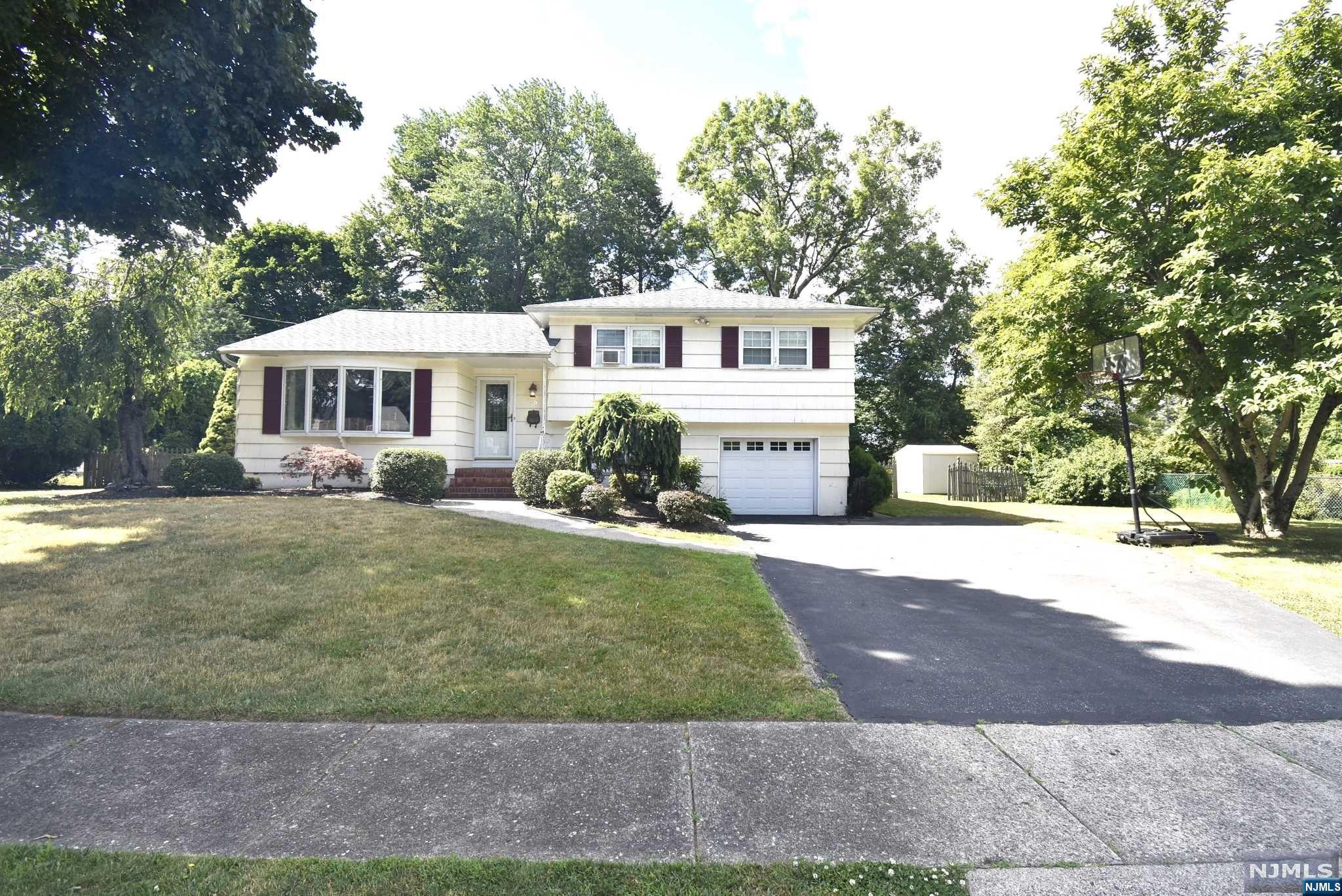 39 Cathyann Court