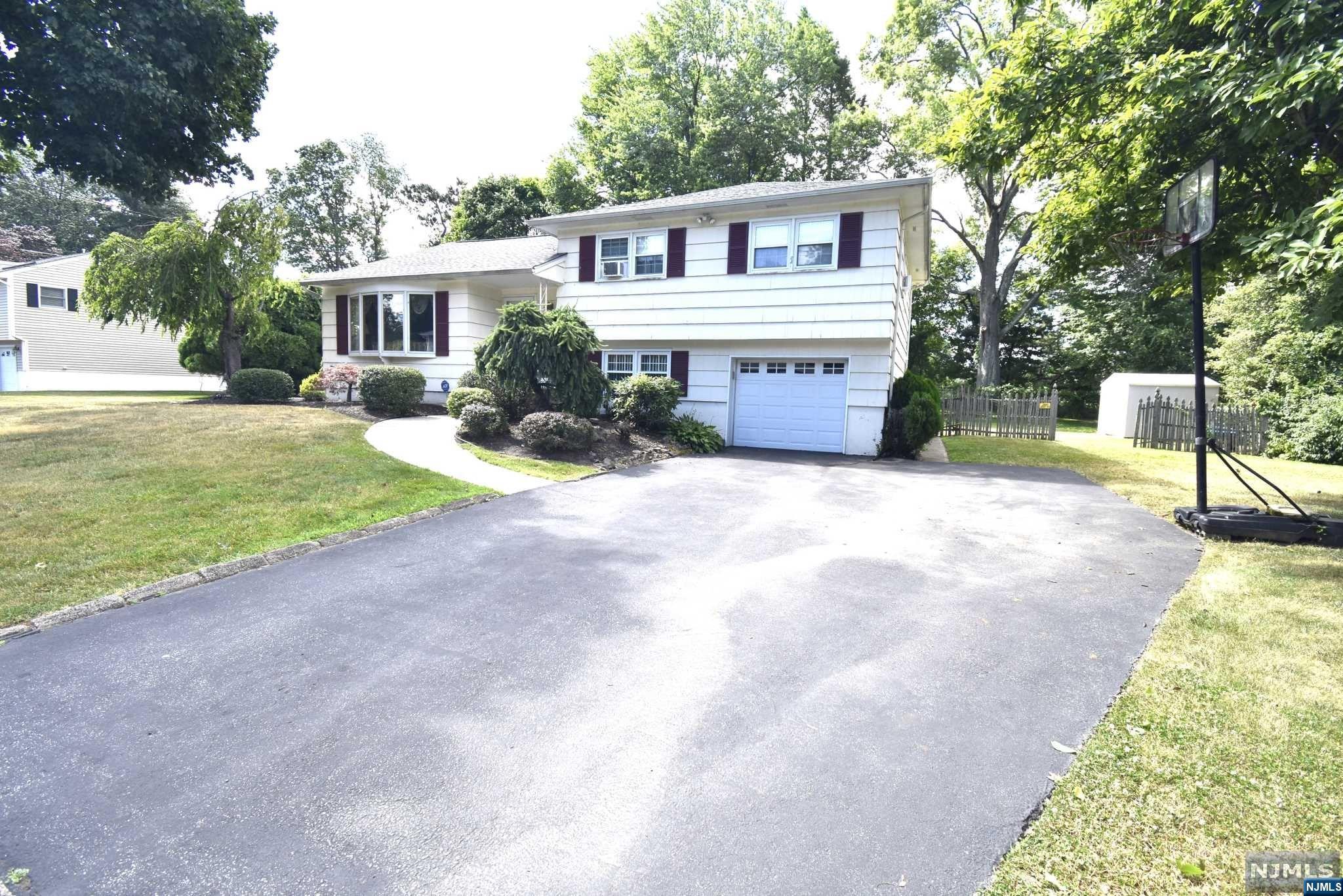 39 Cathyann Court