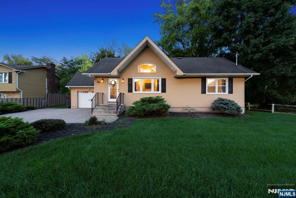 86 Hinchman Avenue