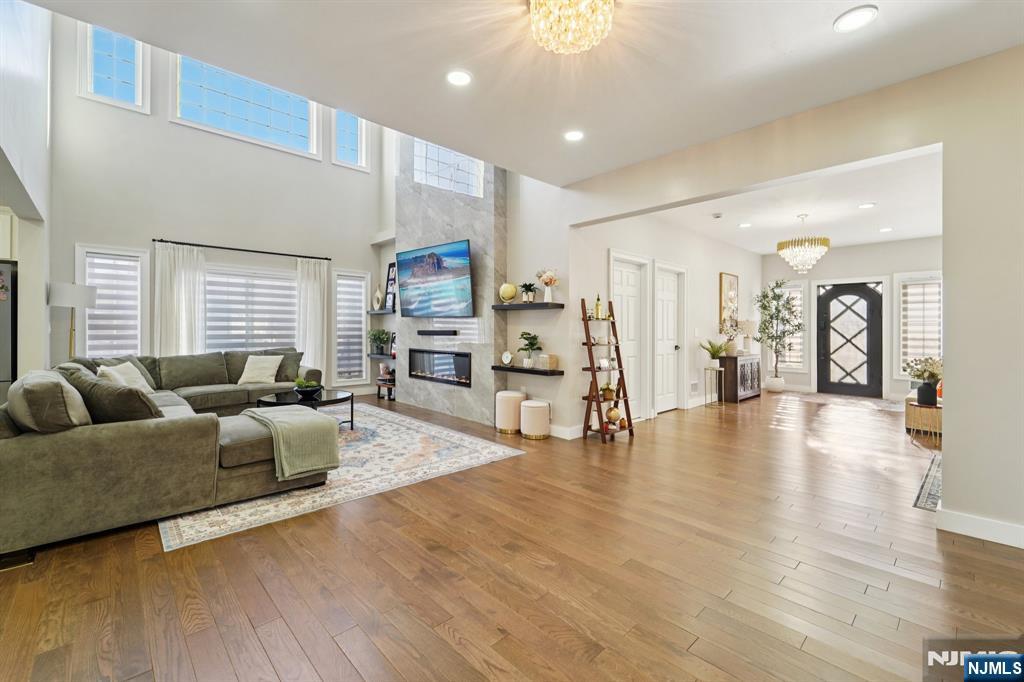 24 Holmes Lane