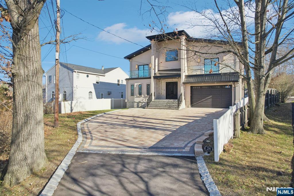 24 Holmes Lane