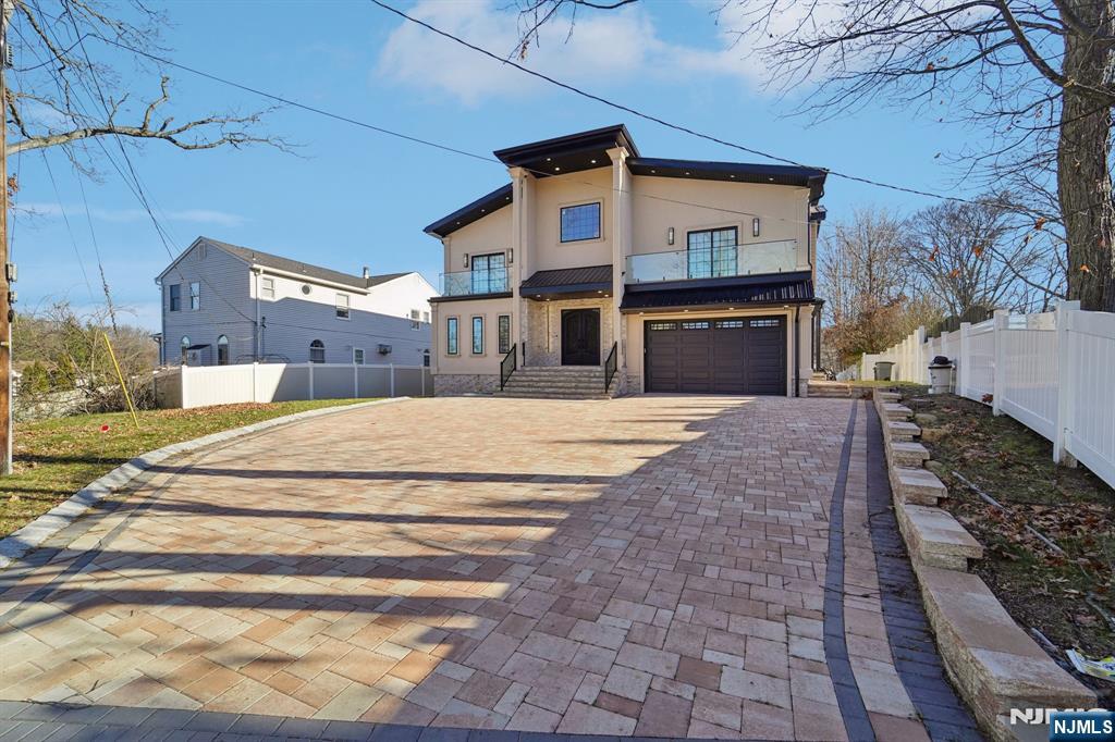 24 Holmes Lane