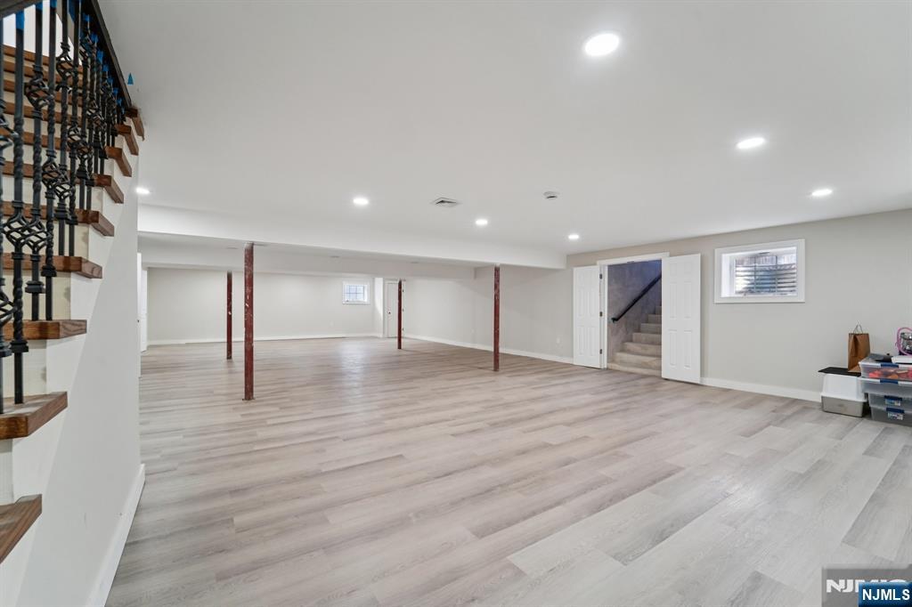 24 Holmes Lane