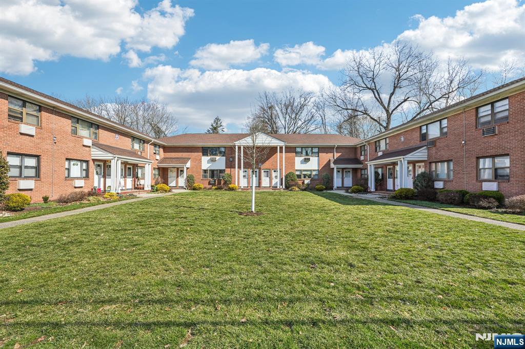 21 Colonial Drive 211