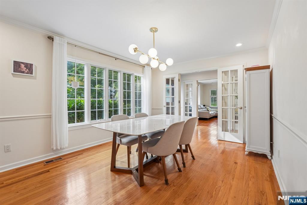 89 Minnehaha Boulevard