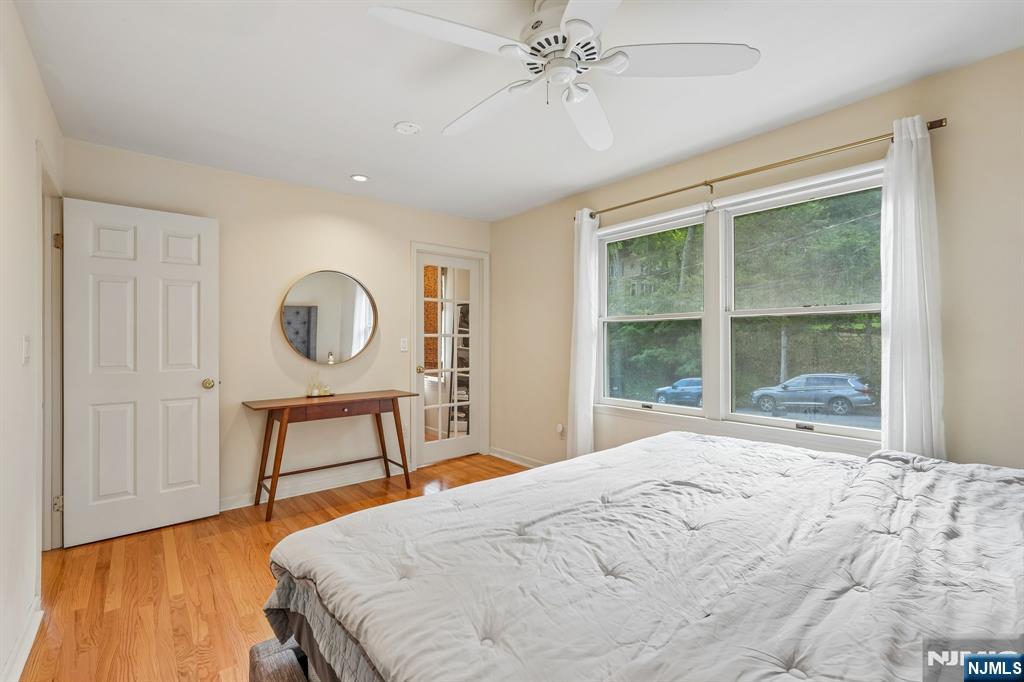 89 Minnehaha Boulevard