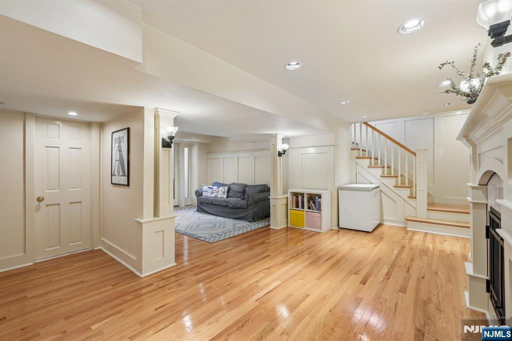89 Minnehaha Boulevard